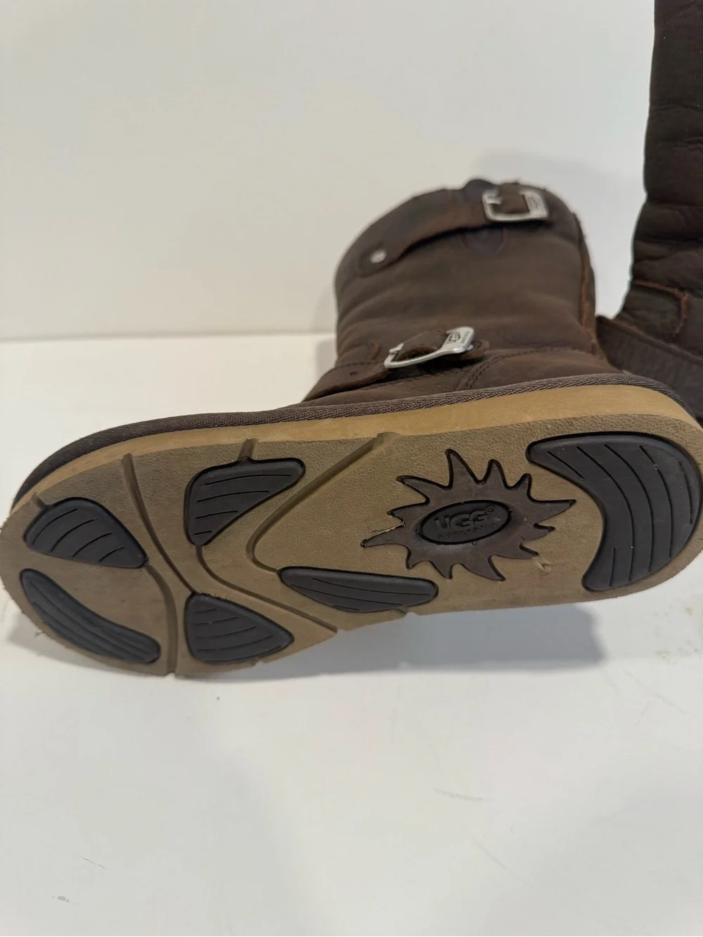 UGG Kensington Women's Brown Leather & Shearling Boots 5678 Size 6 nwot